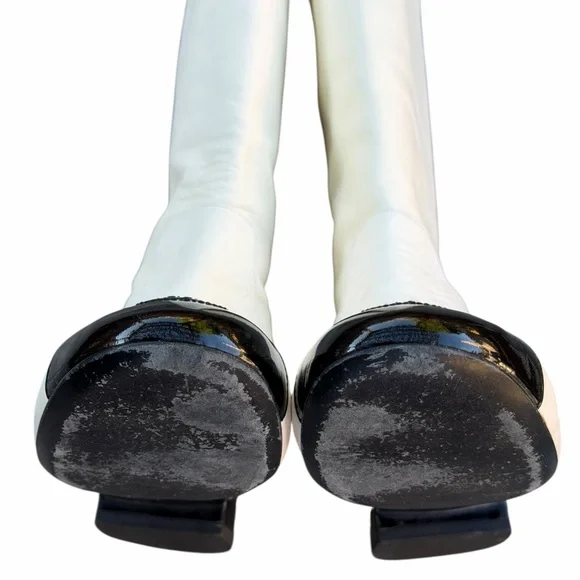 Chanel CC Cap Toe Boots White Black Leather Size 38 - Picture 12 of 16